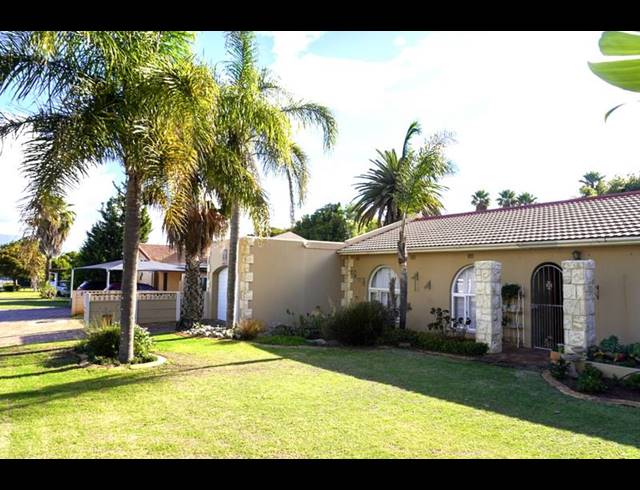 3 BEDROOM HOUSE FOR SALE IN BOTHASIG
